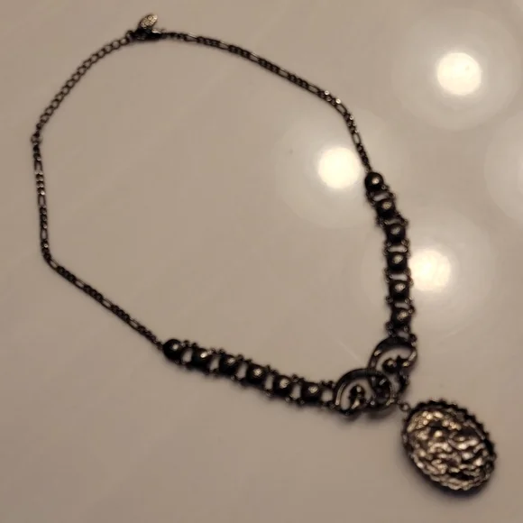 Cameo Pendant With Deep Blood Red Crystals Gunmetal-tone Choker Necklace PoFJ - Picture 7 of 16